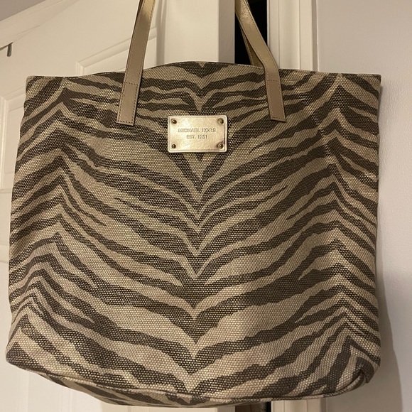 Michael Kors Tote Bag - Picture 2 of 5
